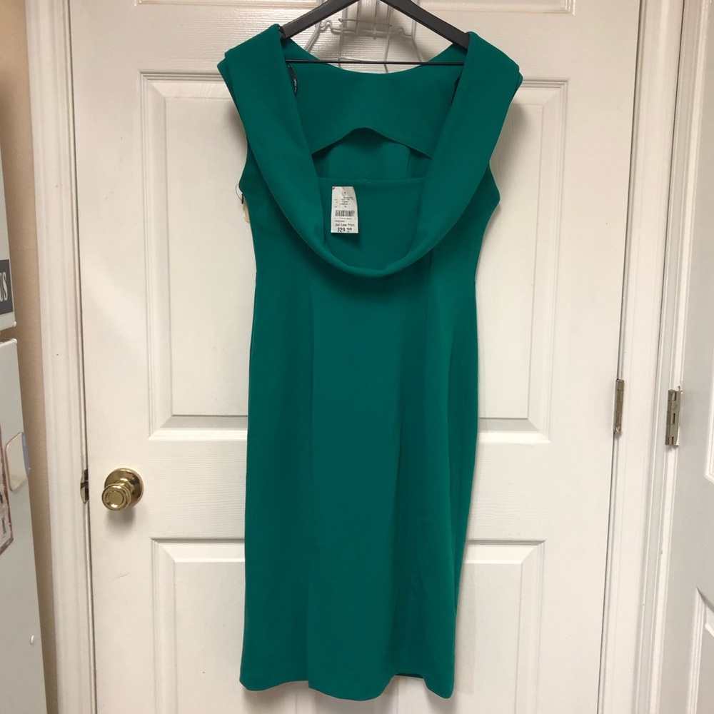 Calvin Klein Elegant Green Sleeveless Dress - Picture 5 of 16